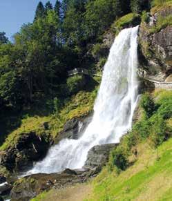 Norsko poznávací zájezd s turistikou NORSKO TURISTIKA I KOMFORT HOTELU Nádherná divoká norská krajina přímo vybízí k túrám a procházkám v přírodě.