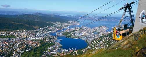 Norsko poznávací zájezd s turistikou TURISTIKA VE FJORDECH Turistické atrakce jižního Norska, jako jsou město Bergen, fjord Hardangerfjord a skalní převis Kazatelna, poznáme nejen z autobusu, ale