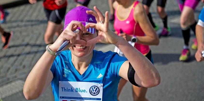 CN VOLKSWAGEN PRAGUE MARATHON 2017 领跑员领跑员身上有清晰的标识, 完赛时间分别为 3:15; 3:30; 3:45; 4:00; 4:15; 4:30; 5:00 补给站位于 6.1, 10.5, 15.3, 20.1, 25.9, 30.4, 35.5, 39.