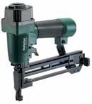 SILNÉ, ROBUSTNÍ, KOMPAKTNÍ: PNEUMATICKÉ STROJE METABO nn1690 Pneumatické rázové utahováky Pneumatická pila na karoserie Pneumatická hřebíkovačka DSSW 360 sada 1/2" vč. 10 ořechů Obj. č. 604118500 1.