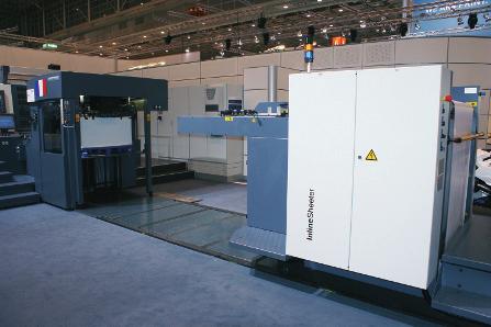 Technologie Svět tisku 7 8/2008 48 Drupa prodala již několik strojů Roland 500 s technologií InlineFoiler Prindor.