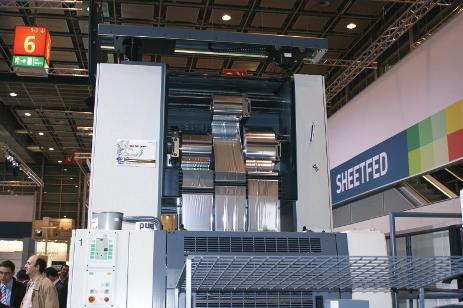 K in-line technologiím zušlechťování a dokončujícího zpracování tiskového produktu InlineSheeter na výstavě Drupa patří také InlineEmbosser pro ražbu v lakovací jednotce.