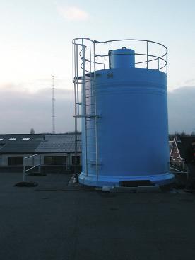 Svět tisku 7 8/2008 67 Téma čísla kých čistíren. To znamená, že obsahuje hlavně dusík a některé další prvky, ale žádné látky škodící životnímu prostředí.