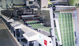 Svět tisku 7 8/2008 75 Profil tiskárny materiál, který propojuje kvalitu bariérových vlastností s transparentností a je určitým zlomem v kategorii obalových materiálů.