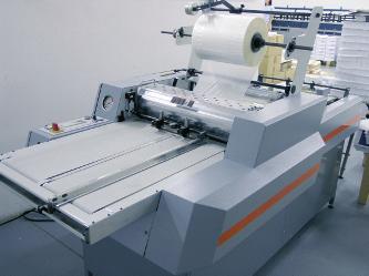 V dokončujícím zpracování je chebský HB Print vybaven technologiemi pro výrobu vazeb V1 a V2.
