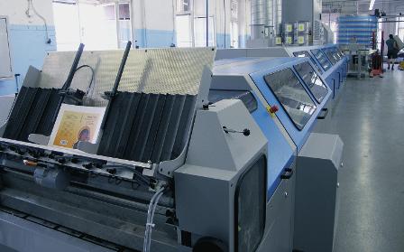 Praxe Svět tisku 7 8/2008 84 Lepicí linka Bolero První lepicí linka Bolero z produkce švýcarské společnosti Müller Martini v České republice byla letos v polovině května uvedena do provozu v Těšínské
