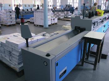 Praxe Svět tisku 7 8/2008 86 vou technologií lepení nabízí zákazníkům špičkovou kvalitu knižní vazby, kterou po ní požadují zejména zákazníci z Německa.