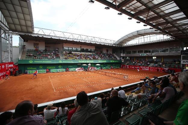 SPORTOVNÍ SALONEK NTC - kapacita 32 osob - umístěný v tribuně Centrálního kurtu - salonek je standardně vybaven zabudovaným plátnem a dataprojektorem - Wi-Fi připojení, možnost