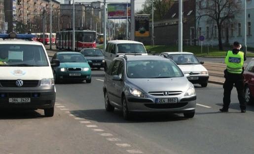 Mobilní podpora pro přestupkové systémy UnicamONSITE Systémy pro detekci přestupků (enforcement) mohou bezdrátově komunikovat s