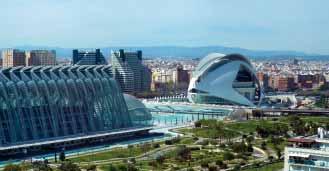 Futuristické stavby od architekta Santiaga Calatrava v sobě zahrnuje muzeum vědy, IMAX kino a oceánografický park L Oceanografic největší komplex využíván jako vědecké, vzdělávací a zábavné centrum.