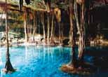dále přes Cenote Dzitnup zatopenou ohromnou vápencovou jeskyni též s možností koupele v průzračné sladké vodě. Odpoledne ubytování v blízkosti Chichén Itzá. 4.