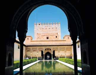 den: po snídani odjezd do Granady, prohlídka města s místním průvodcem: katedrála, královská kaple, Albaicín, Alhambra se zahradami Generalife (vstup do Alhambry v ceně). 7.