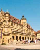 den: snídaně, prohlídka Heidelbergu, nejstarší německé univerzitní město (od roku 1386), bývalá rezidence rýnských kurfiřtů s muzei, galeriemi a divadly.