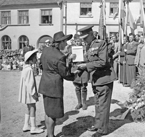 HISTORIE muže aktivně zapojena, ale přivezené zbraně se dokonce v první fázi ukrývaly přímo ve stodole a v zemi na zahradě Kothbauerova domu.