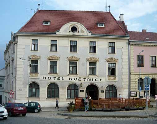 Radnice informuje Pronájem hotelu Květnice Lenka Žaloudková, Odbor správy majetku a komunálních služeb Město Tišnov vyhlašuje záměr pronájmu budovy hotelu Květnice, nám.