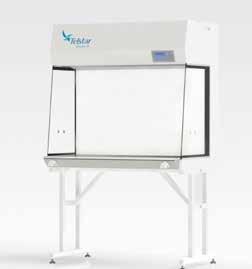 PCR laminární box s UV lampou UVC-01 Plně prosklený PCR box pro přípravu vzorků Zkosené čelní okno s UV ochranou s možností kompletního vyklopení za účelem snadného čistění.
