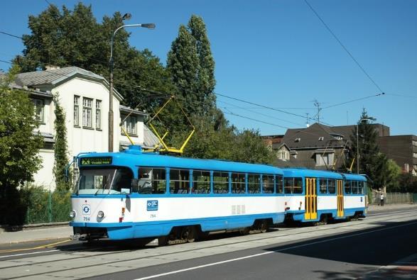 byly modernizovány a vozidla Vario LF3/2 ještě nebyly vyrobeny), používalo se spojení vozů T3 do soupravy PX (zadní části tramvaje spojené k sobě) (viz obr. 3).
