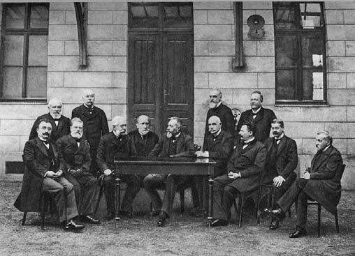 Aleš Zářický: Krátký pohled do zákulisí moderního podnikání 99 Fotografie ze zasedání akčního výboru Vídeňské dobrovolné záchranné služby 8. prosince 1901. Sedí (zleva doprava): Dr. J. Brüch, prof.