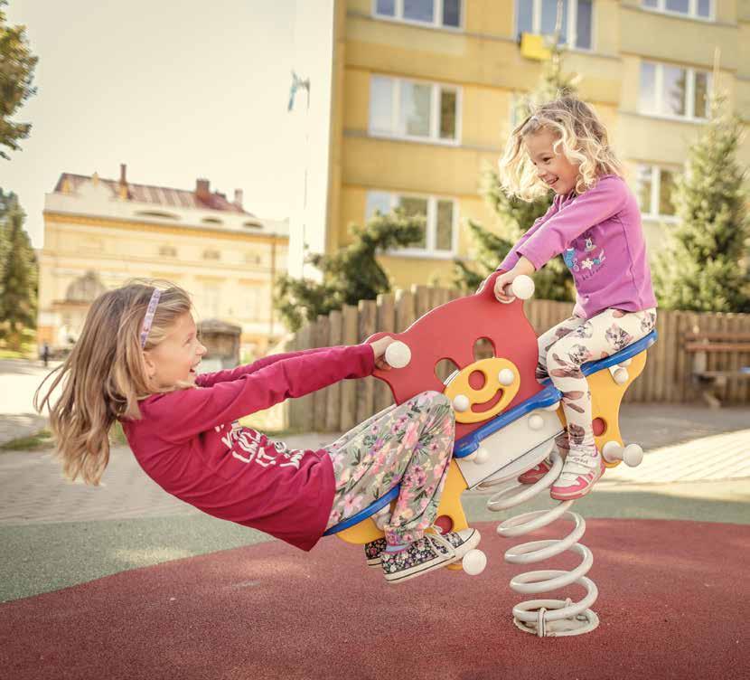 HOUPADLA na PRUžině Pružinová houpadla lze umístit jako samostatné herní prvky do prostoru dětských hřišť nebo míst, která jsou určena pro hru a zábavu dětem. Houpadla jsou určena i těm nejmenším.