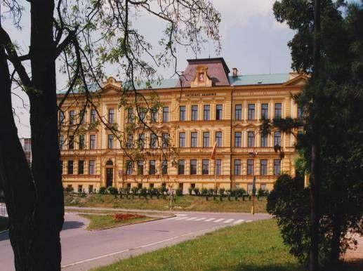 Obchodní akademie T. G. Masaryka, Kostelec nad Orlicí, Komenského 522, PSČ: 517 41 tel.: 494 942 400, e-mail: skola@oakostelec.