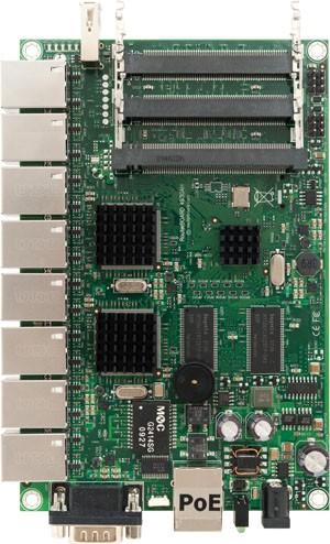 2.3 MikroTik RouterBOARD RB493G Popis produktu: Nový RouterBoard Mikrotik RB493G je variantou RB493AH s procesorem Atheros AR7161 pracujícím na frekvenci 680 MHz.