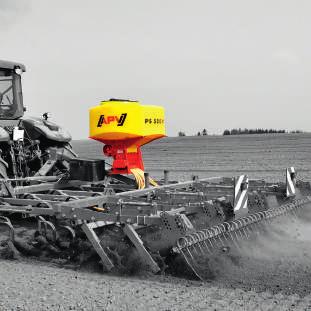 Méně přejezdů díky kombinovanému použití secího zařízení na stroji pro zpracování půdy