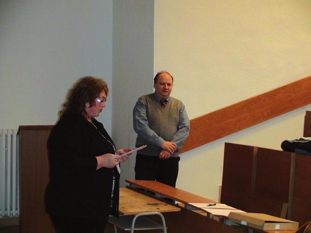 Sme veľmi radi, že doc. P. Baran, ktorý pôsobí od roku 2004 na Juniata College v Huntingdone, štát Pensylvánia, USA, si našiel čas a počas Foto 1. Prednášku Doc. Ing. Petra Barana, PhD. uviedla Ing.
