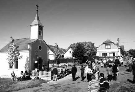 samostatně u okraje nádoby znamenala odchod někoho mimo domov/. Vdavky chtivé dívky třásly šeříkem, bezem /ze strany odkud se ozval první štěkot psa, tím směrem se provdala/.