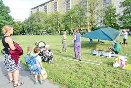 antipeticí, kde si nechávají podepsat souhlas s výstavbou, ale zatím se nic takového nepotvrdilo.