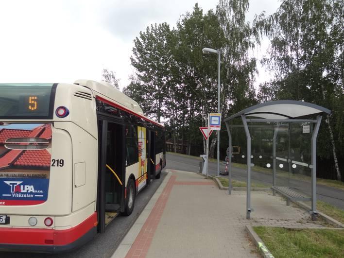 U břehu Jihlávky je zasuté ústí dědičné štoly, lesní svah je protkán řadami pinek (propadlin)a na kopci nad údolím je zavalené ústí těžní šachty.