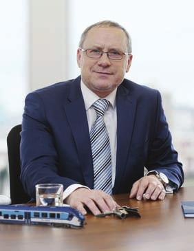 V letech 1998 2003 pracoval na Odboru osobní dopravy a přepravy generálního ředitelství ČD. Následně zastával funkci přednosty a vrchního přednosty uzlové stanice Chrudim.