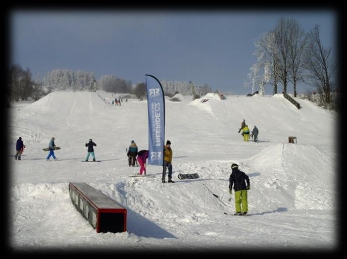 SNOWBOARDING Místo konání: Ski areál Větrný Vrch, Dolní Morava Počet závodníků: 8 + 2 + 1 servisman; celkem 154 Technické zajištění: Sportovní klub Větrný