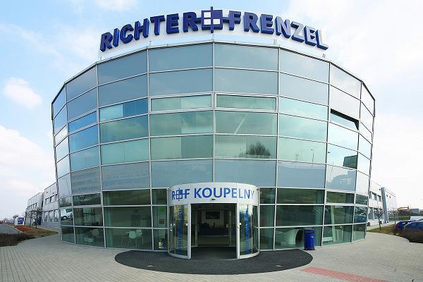Splečnst RICHTER+FRENZEL je předním prdejcem kvalitníh německéh zařízení a výrbků pr realizaci prjektů v blasti tpení, instalací, sanity (vybavení d kupelny a talety), inženýrských sítí a bnvitelných