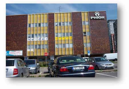 80. Palmetová č. p. 271, na pozemku parc. č 349 o výměře 64 m 2 v k. ú. Komořany Zděná rekreační chata ze 70.