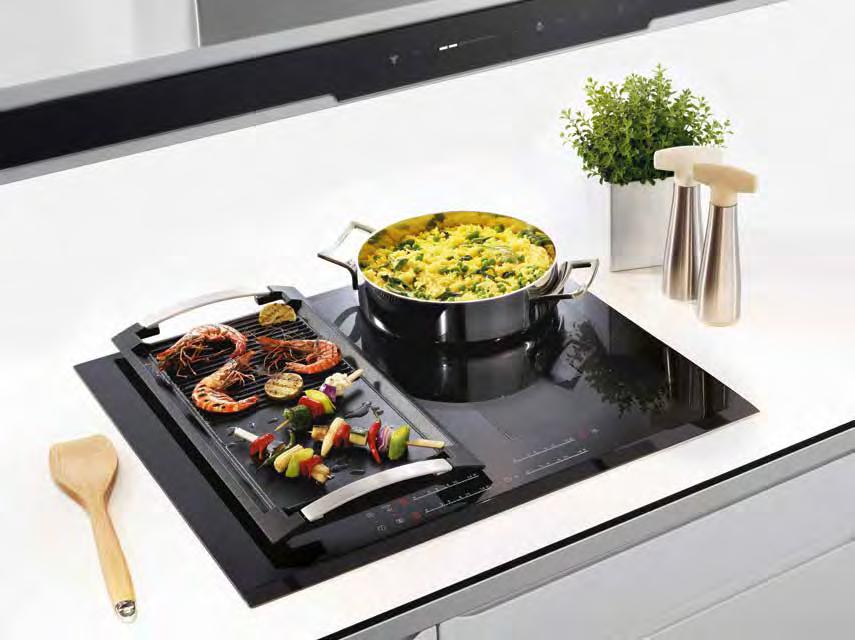 Souprava Infinite wok (stojan a nádoba wok) Souprava Infinite wok umožňuje rychlé a intenzivní vaření ve woku na indukční varné desce, abyste si mohli vychutnávat chutnější a zdravější jídla.