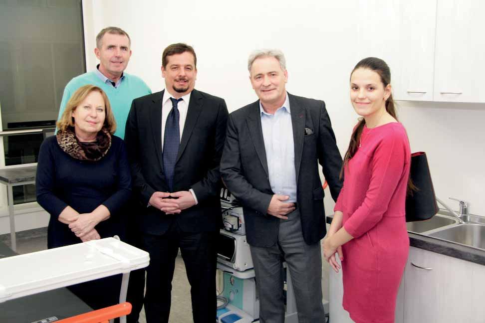 26 ROZHOVOR Mediendo screening pro život Vážení kolegové, 3. 1. 2016 jsme měli možnost nahlédnout do gastroenterologickéhoho pracoviště budoucnosti.