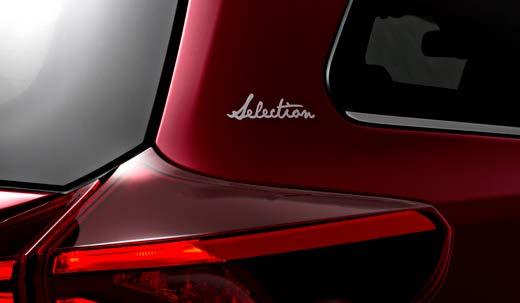 AURIS PASSION Auris Selection Passion kromě výrazné červené barvy přitahuje pozornost i díky černým doplňkům, s nimiž