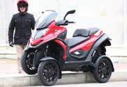 QUADRO4 QUADRO4 Výbava Velký úložný prostor pod sedačkou nabízí místo pro dvě helmy