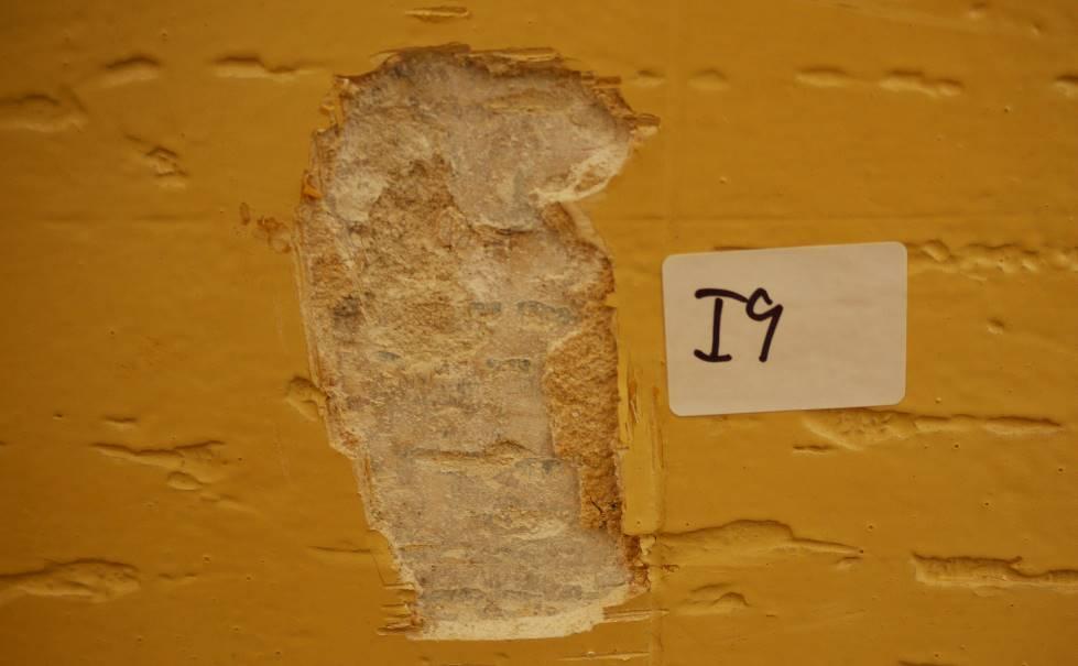 číslo sondy: Sonda I 9 umístění sondy: stěna mezipodesty hlavního domovního schodiště čelní stěna