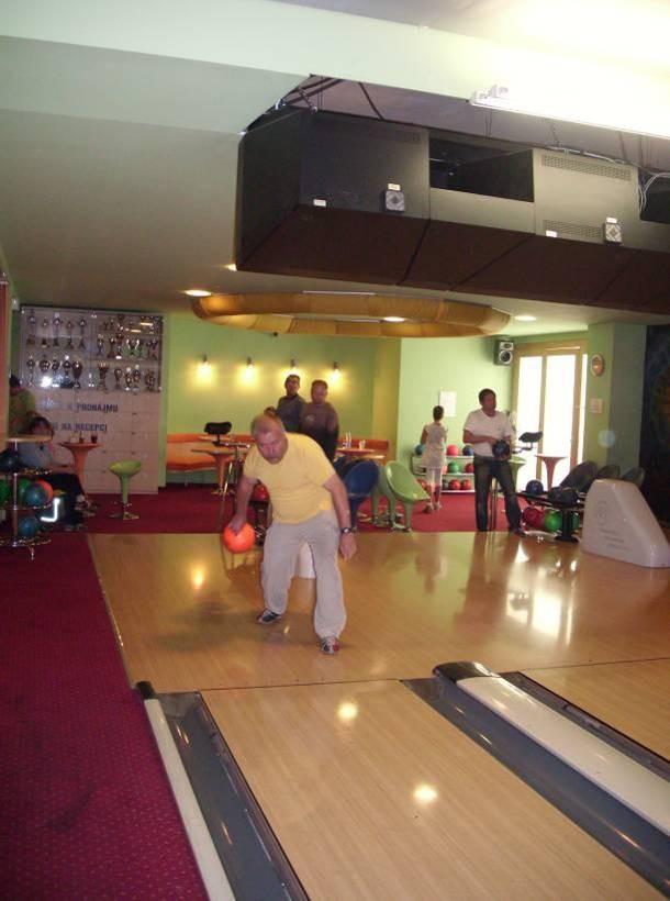 Bowling Zdravé město 21 Olomouc Vzdělávání uživatelů psychiatrické péče V rámci vzdělávání uživatelů psychiatrické péče jsme uspořádali dvě specializovaná školení nejen pro členy realizačních týmů