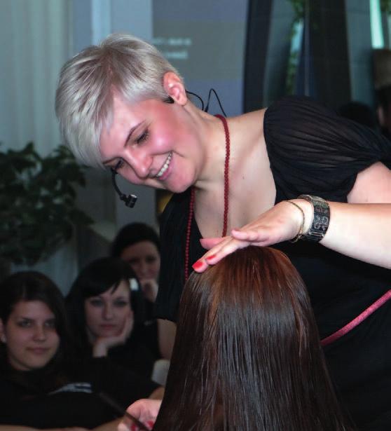 Dana Jirecová Dana Jirecová je zkušená kadeřnice a majitelka kadeřnického studia.