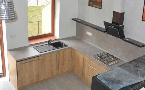 Celková plocha 25916 m 2, z toho výrobné haly 8800 m 2, administratívne priestory s
