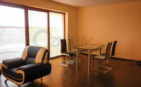 900 Bungalov Panoráma Moderný bungalov o výmere 155 m2 s dvojgarážou, 4 izbami a 2 kúpeľňami.