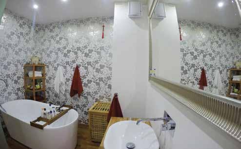 Má krb a klímatizáciu. Dom má úžitkovú plochu 170m 2. 10954 Tel: 0948 84 21 21 179.