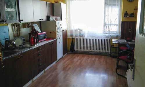 pôvodný stav. Rozloha bytu je 50 m 2. 10806 Tel: 0918 894 843 21.