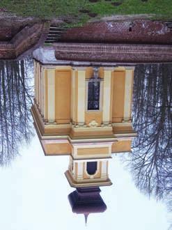 provedena celková sanace povrchu, odvodnění a byla obnovena omítka. Stínky cimbuří pokryly bobrovky.
