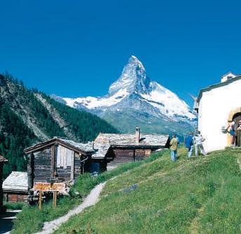 Odjezd přes průsmyk Col de la forclaz do věhlasného Chamonix pod nejvyšší horou Evropy Mont Blanc, lanovkou na plošinu la flégere, která je přírodním vyhlídkovým balkonem na oblast Mont Blancu a
