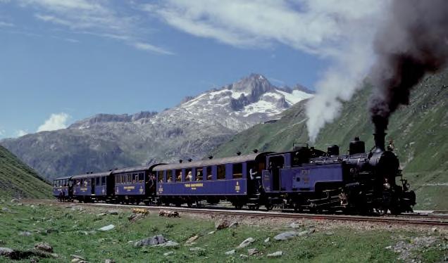 Následuje sjezd na nádraží do Oberwaldu. Vrcholem je více než dvouhodinová jízda ozubnicovou železnicí furkadampfbahn, vagony jsou taženy historickou parní lokomotivou.