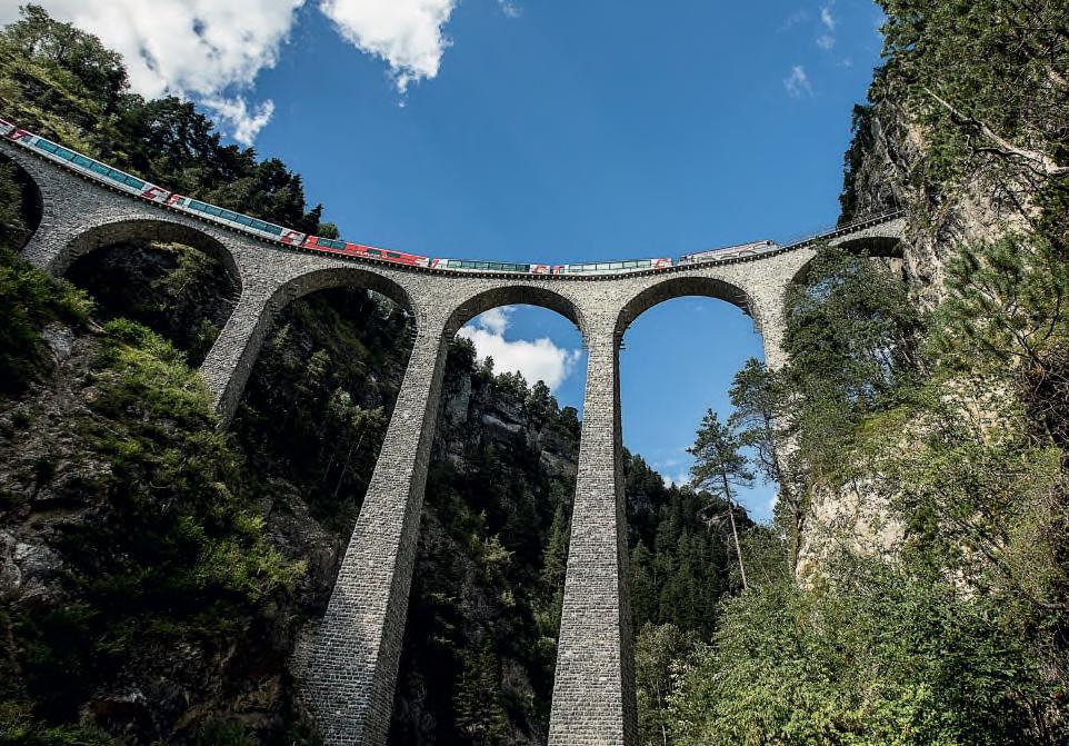 ch, www.rhb.ch Ledovcový expres nejpomalejší expresní vlak na světě!