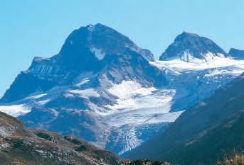 Přes Vaduz do Švý carska. Pro hlíd ka Davosu, nejvýše po lo že ného města v Evropě. Lanovkou na Jakobshorn (2590 m n. m.) s panoramatickým vý hle dem. Návrat do hotelu. Večeře. Nocleh. 3.